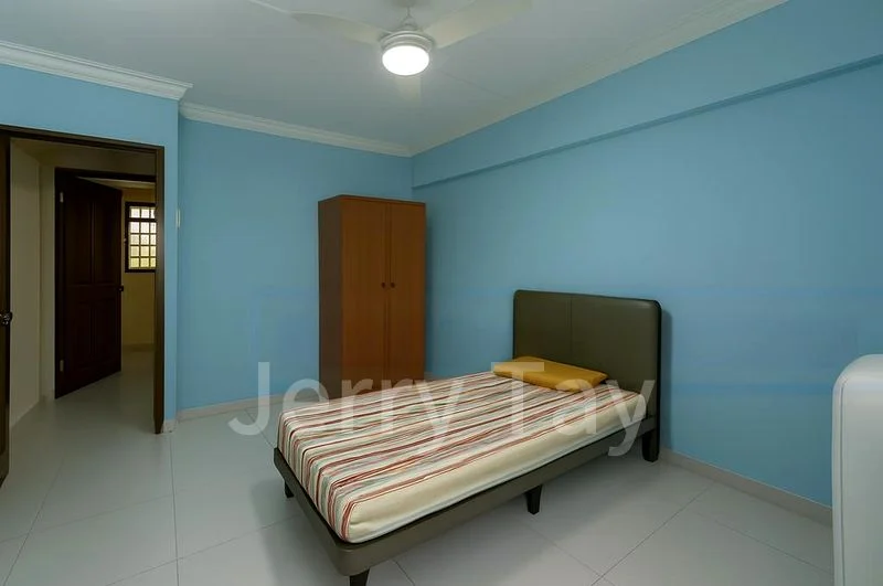 Common Room (HDB) for Rent in  942 Hougang Street 92 - Image 2