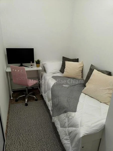 Room (Condo) for Rent in  Dover Parkview - Image 5