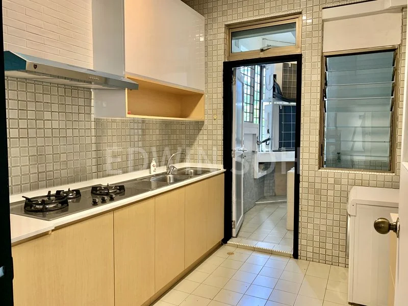 3 Bed Condo for Rent in  Buona Vista Gardens - Image 3