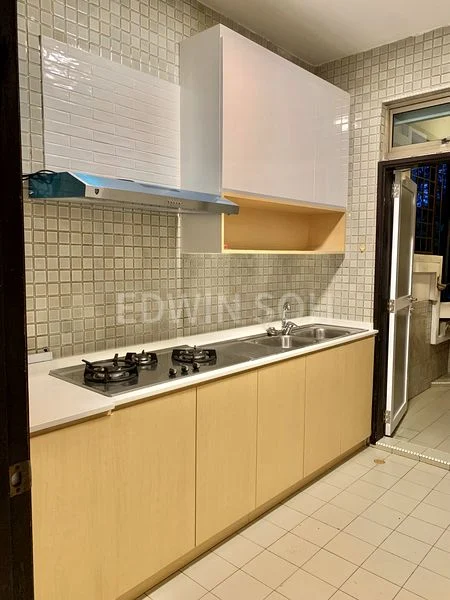 3 Bed Condo for Rent in  Buona Vista Gardens - Image 4