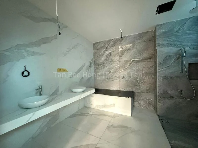 6 Bed Semi-Detached House (Landed) for Sale in  Sims Avenue East - Image 12