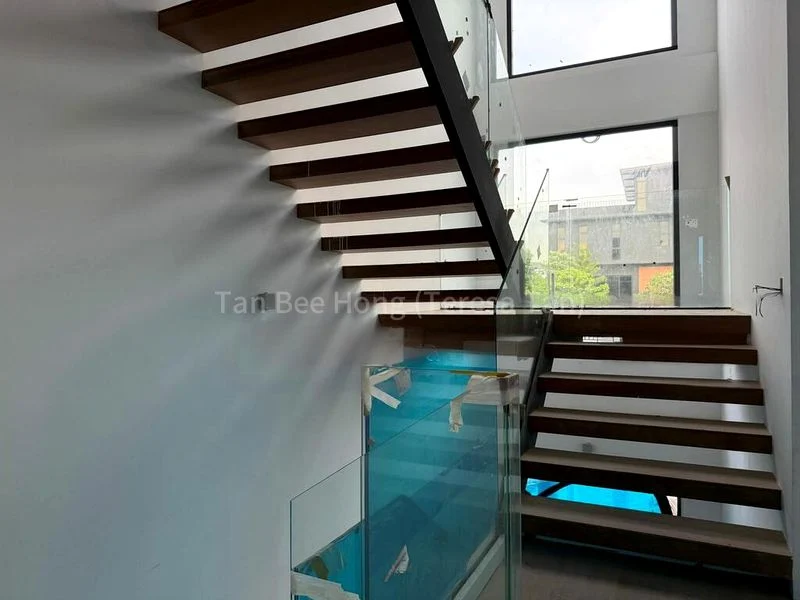 6 Bed Semi-Detached House (Landed) for Sale in  Sims Avenue East - Image 6