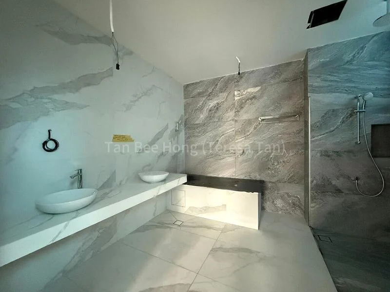 6 Bed Semi-Detached House (Landed) for Sale in  Sims Avenue East - Image 4