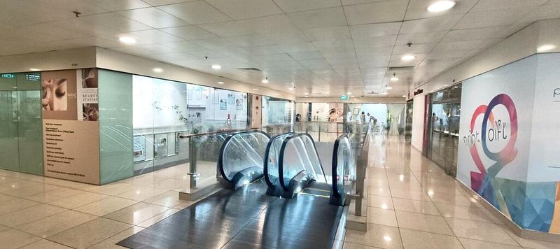 Shop / Shophouse for Rent: International Plaza - Image 3