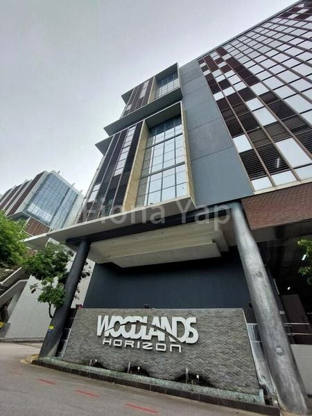 Light Industrial (B1) for Rent: Woodlands Ground Floor Industrial Unit - Image 2