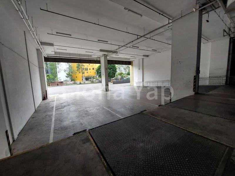 Light Industrial (B1) for Rent: Woodlands Ground Floor Industrial Unit - Image 7