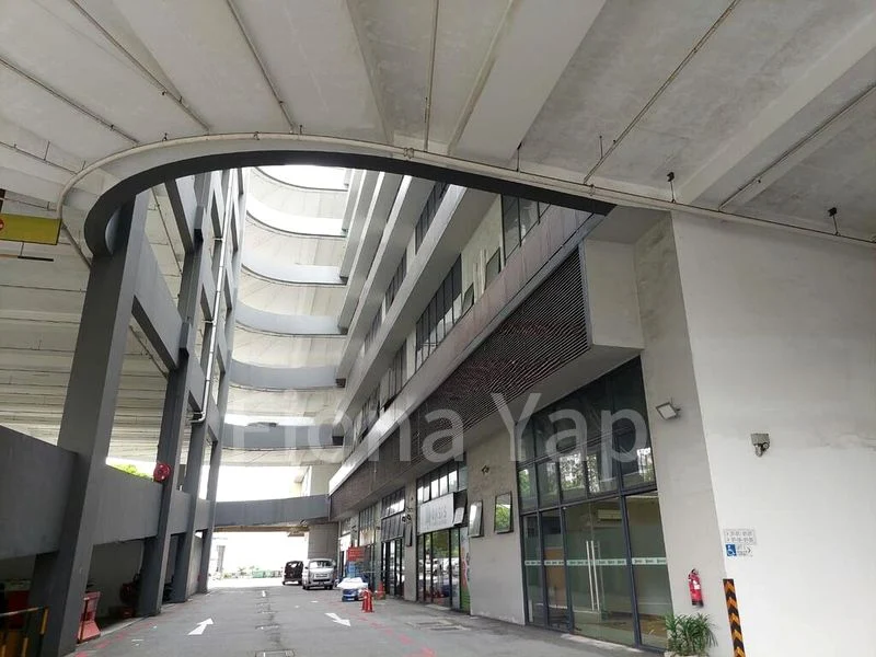 Light Industrial (B1) for Rent: Woodlands Ground Floor Industrial Unit - Image 3