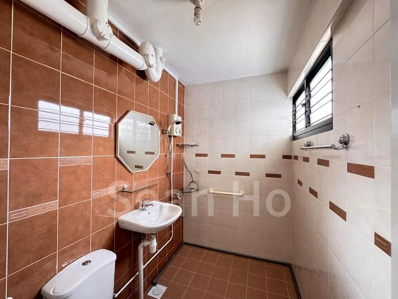 5 Room (5I) HDB for Sale in 146 Bishan Street 11 - Image 1