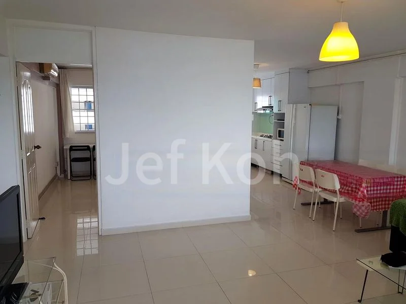 4 Room (4S) HDB for Rent in  337 Bukit Batok Street 34 - Image 3