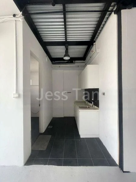Bizhub 28: Light Industrial (B1) for Sale; 28,000 Sq Ft Shop - Image 3