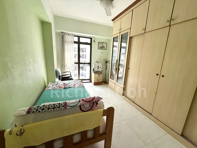 4 Room (4A) HDB for Sale in  298B Compassvale Street - Image 3
