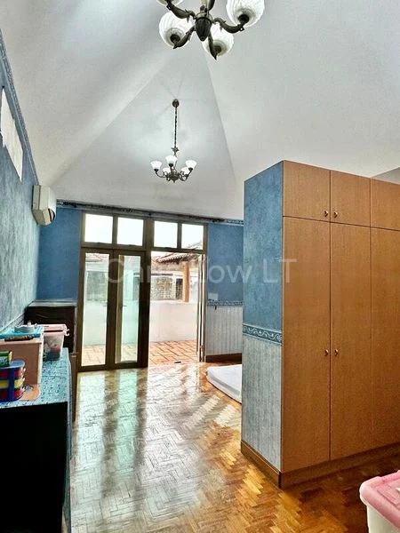 5+1 Bed Terraced House (Landed) for Sale in  Villa Verde - Image 1