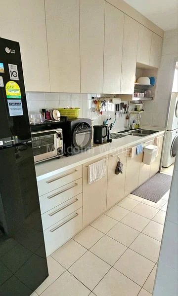 Common Room (HDB) for Rent in  987C Buangkok Green - Image 8