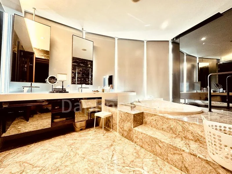 4 Bed Condo for Rent in  The Orchard Residences - Image 8