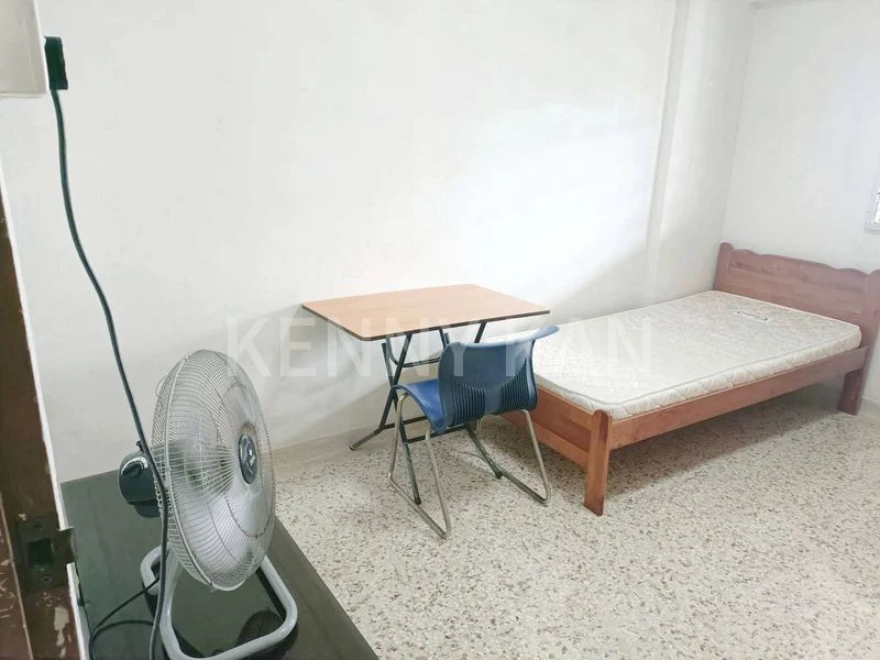 Common Room (HDB) for Rent in  565 Ang Mo Kio Avenue 3 - Image 1