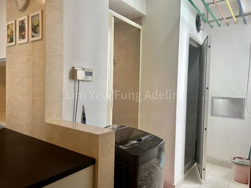 3 Bed Condo for Rent in  The Lakeshore - Image 1