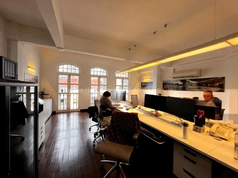 Shop / Shophouse for Rent: Executive Look❤️Charming, Bright & Regular Layout☘️Near Chinatown MRT - Image 6