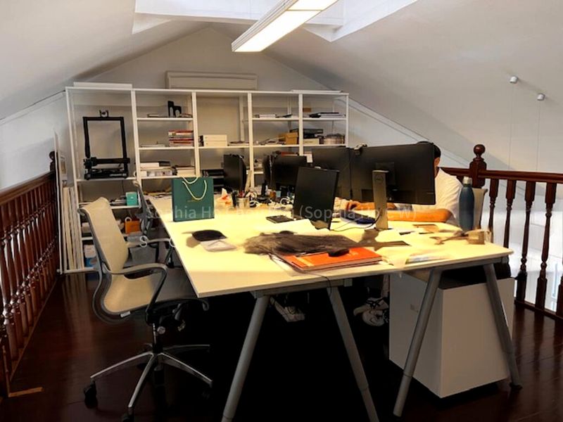 Shop / Shophouse for Rent: Executive Look❤️Charming, Bright & Regular Layout☘️Near Chinatown MRT - Image 2