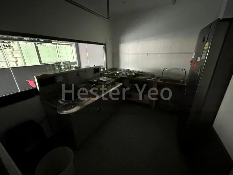 Other Retail for Rent: Roxy Square - Image 3