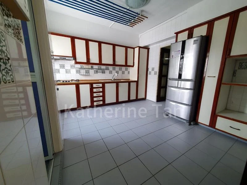 Executive HDB for Sale in  842 Jurong West Street 81 - Image 3