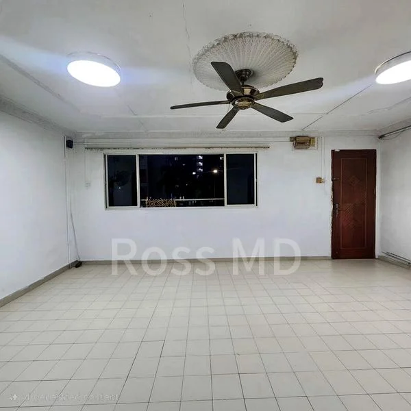 4 Room (4NG) HDB for Sale in  409 Bukit Batok West Avenue 4 - Image 2