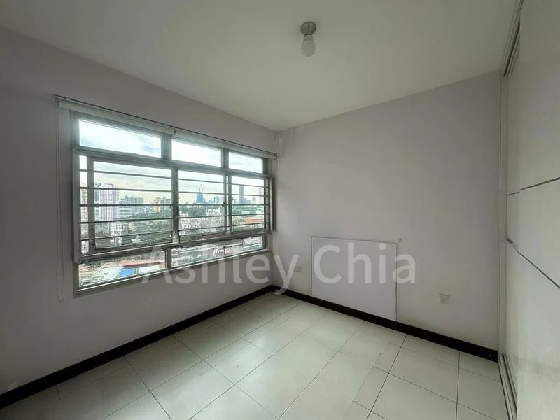 4 Room (4A) HDB for Sale in  126C Kim Tian Road - Image 4