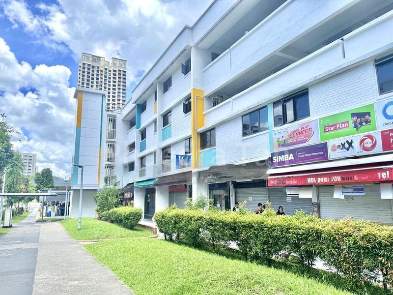 Shop / Shophouse for Rent: 166 Woodlands Half Shop, 3 Minutes from MRT - Image 4
