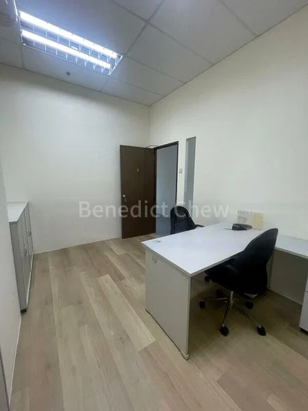 Light Industrial (B1) for Rent: Tradehub 21 - Image 2