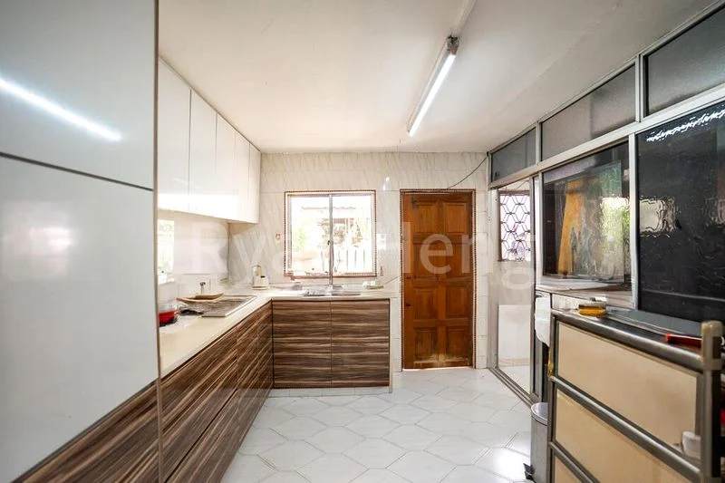 5 Bed Terraced House (Landed) for Sale in  Paya Lebar Gardens - Image 2