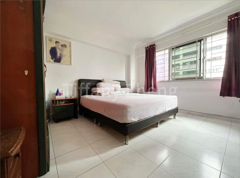 Executive HDB for Sale in  562 Hougang Street 51 - Image 7