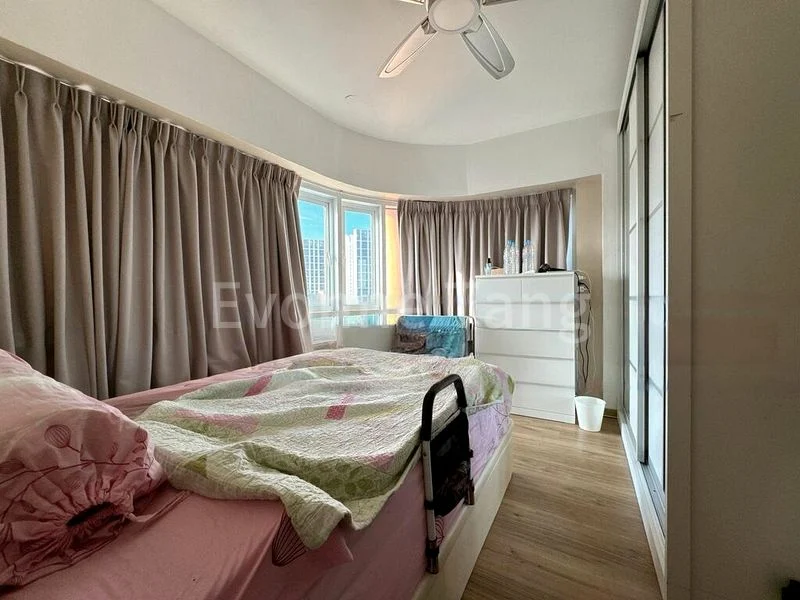 3 Bed Apartment (Condo) for Sale in  The Woodgrove - Image 2