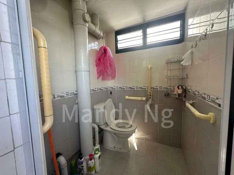 Common Room (HDB) for Rent in  209 Ang Mo Kio Avenue 3 - Image 2