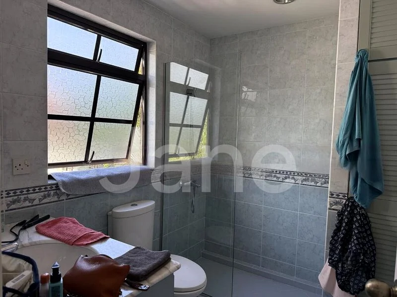 5 Bed Semi-Detached House (Landed) for Rent in Duchess Place - Image 1