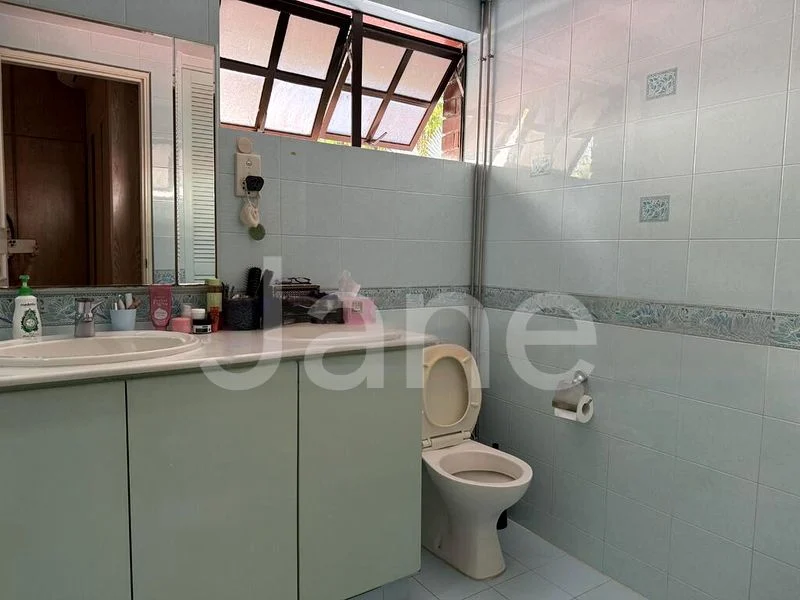 5 Bed Semi-Detached House (Landed) for Rent in Duchess Place - Image 8