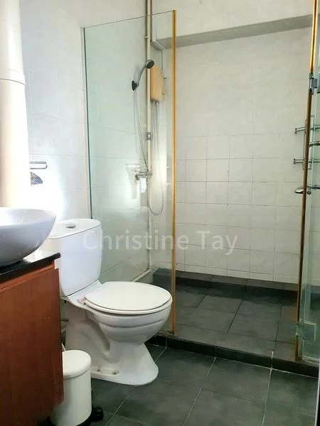 5 Room (5I) HDB for Rent in  836 Hougang Central - Image 4