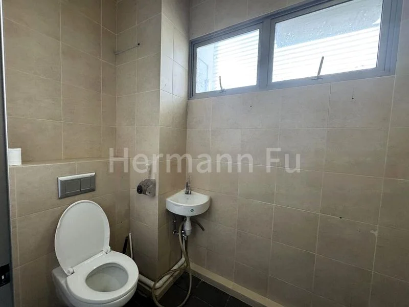 Light Industrial (B1) for Sale: One Pemimpin - Image 8