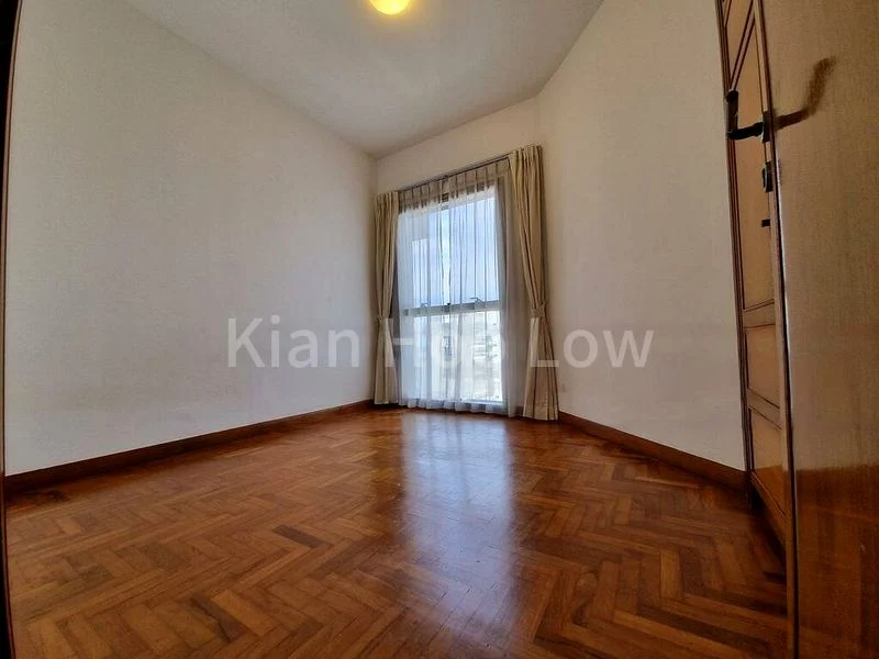 3 Bed Condo for Sale in  The Bayshore - Image 3