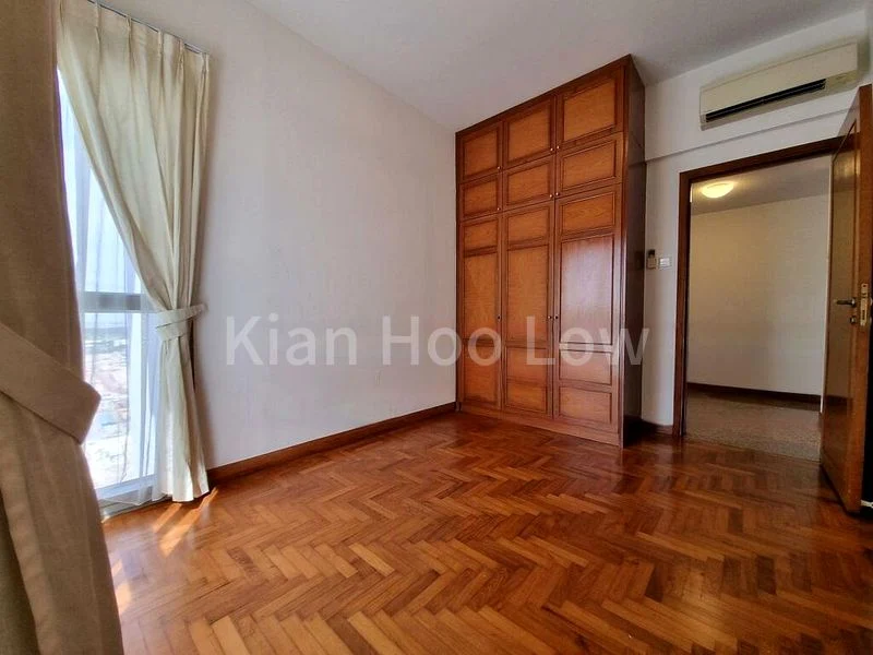 3 Bed Condo for Sale in  The Bayshore - Image 2