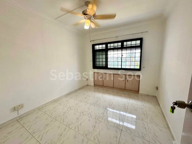 4 Room (4A) HDB for Sale in  288A Jurong East Street 21 - Image 2