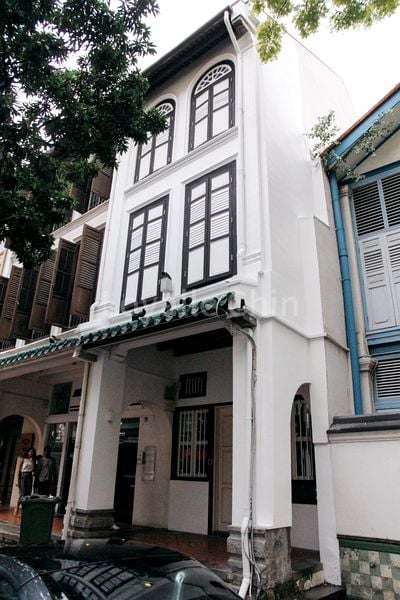 Shop / Shophouse for Sale: INEXPENSIVE! SUPER RARE CORNER, Gorgeous Prime CBD Shophouse close walk to MRT. Call Now! - Image 2