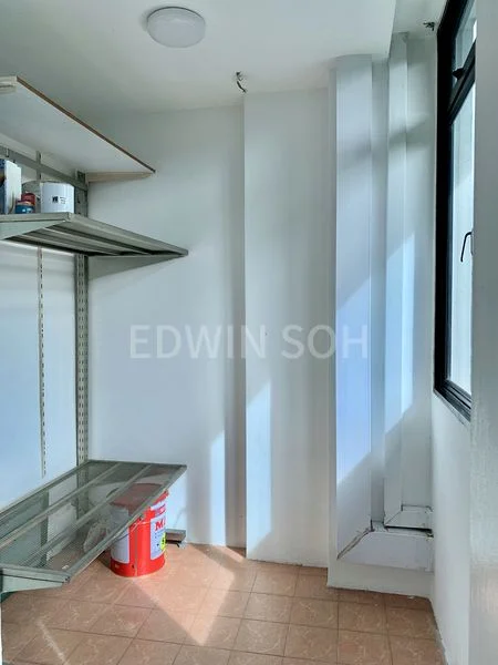 3 Bed Condo for Rent in The Park Vale - Image 5