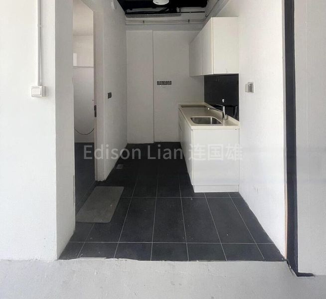 Bizhub 28: Light Industrial (B1) for Sale, 28 Bizhub Street, Complex - Image 2