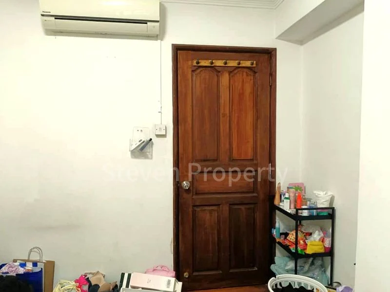 Common Room (HDB) for Rent in  739 Tampines Street 72 - Image 1