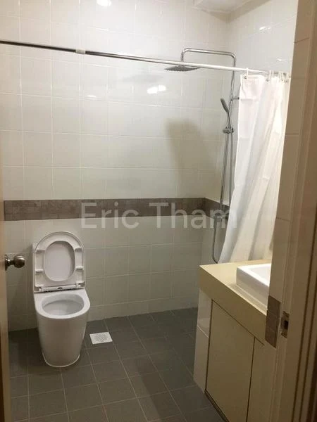 4 Bed Terraced House (Landed) for Rent in  King's Lodge - Image 4