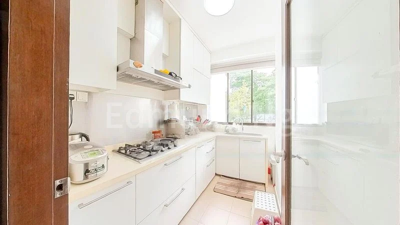 4 Bed Condo for Sale in  The Dairy Farm - Image 8