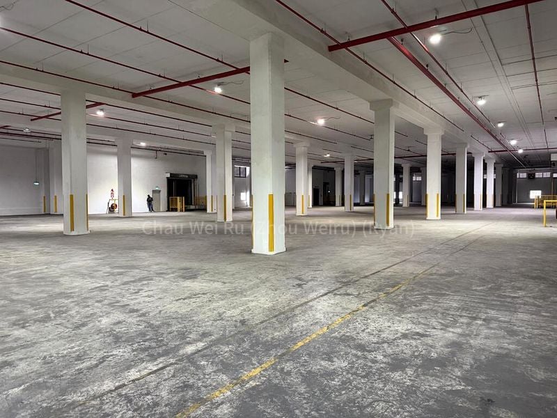 Warehouse for Rent: 6.5m Clear Height | Dedicated Bays in Jurong - Image 1