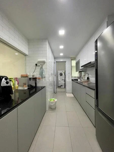 Common Room (Condo) for Rent in  Sunglade - Image 8