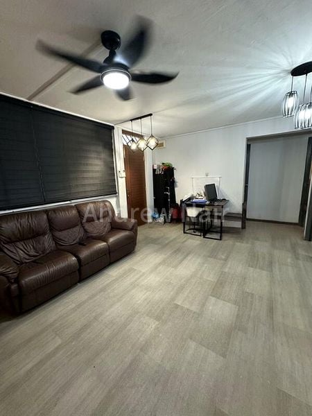 4 Room (4S) HDB for Sale in 327 Ubi Avenue 1 - Image 2