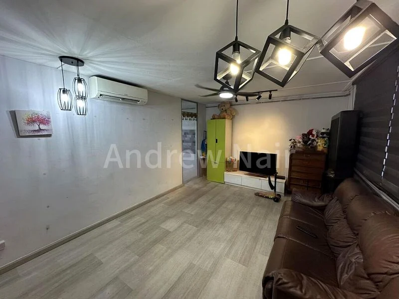 4 Room (4S) HDB for Sale in 327 Ubi Avenue 1 - Image 1