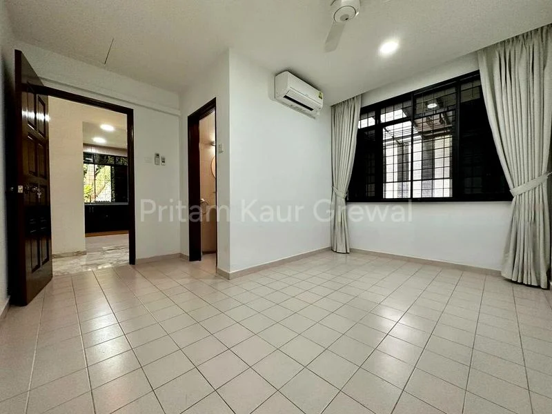 5 Bed Semi-Detached House (Landed) for Rent in  Holland Road - Image 2